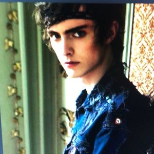 Meet your Posher, Dominic